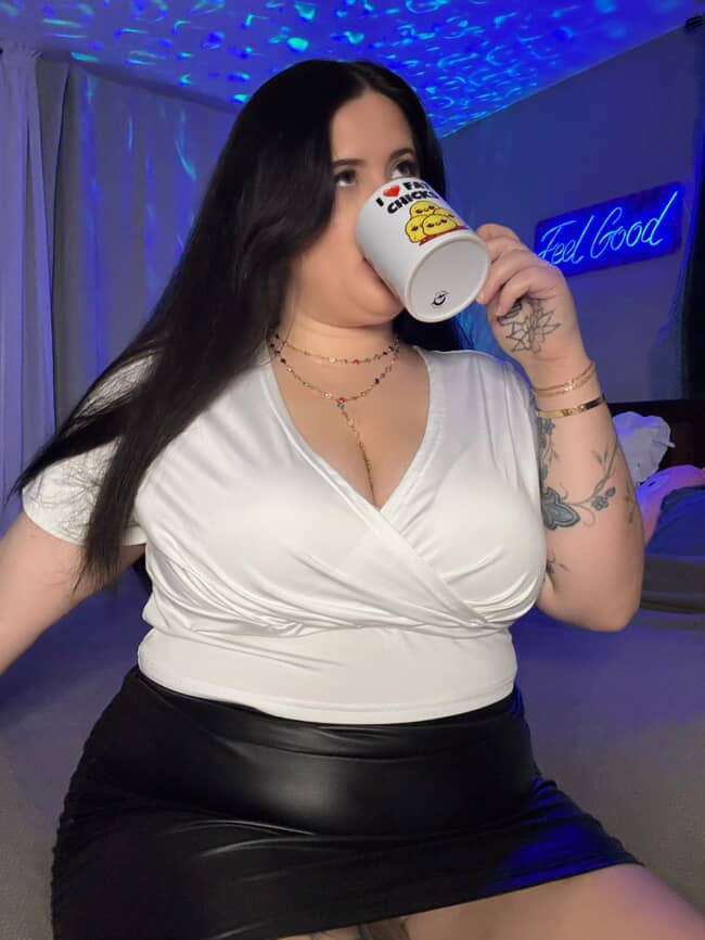 I Love Fat Chicks Mug | Plus Size Body Positive Coffee Cup | Cute Chubby Chickens Ceramic 11oz Mug | Curvy Pride Gift